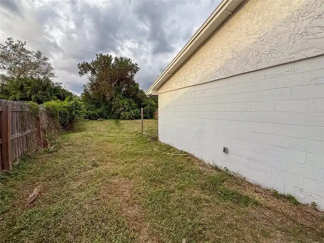 Listing Photo 12