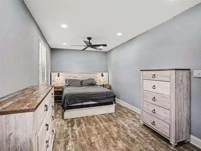 Listing Photo 11