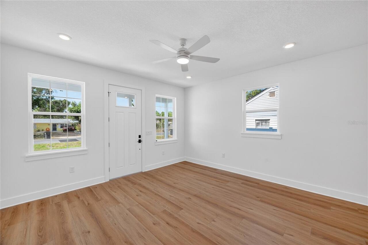 Listing Photo 9