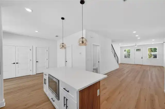 Listing Photo 17