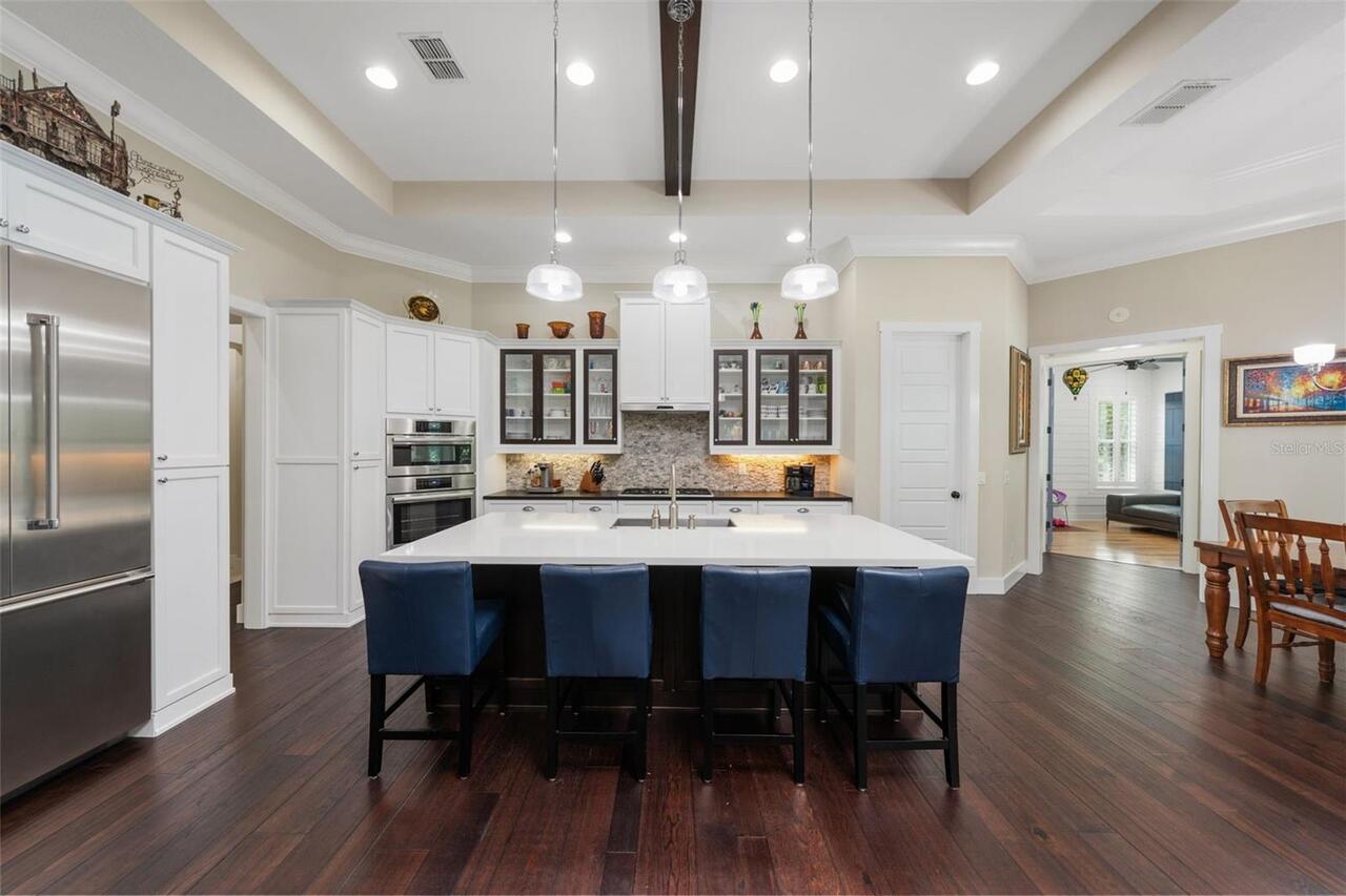 Listing Photo 11