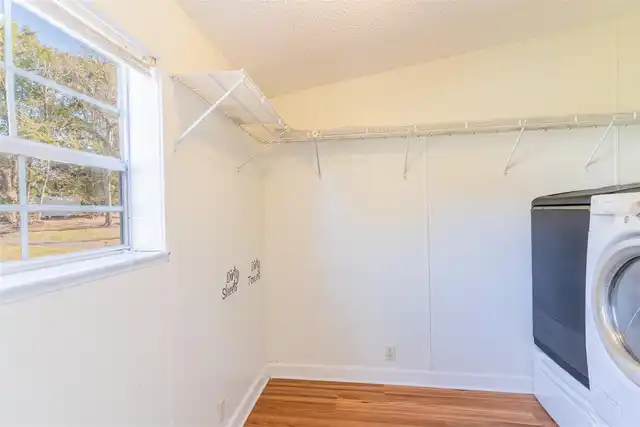 Listing Photo 16