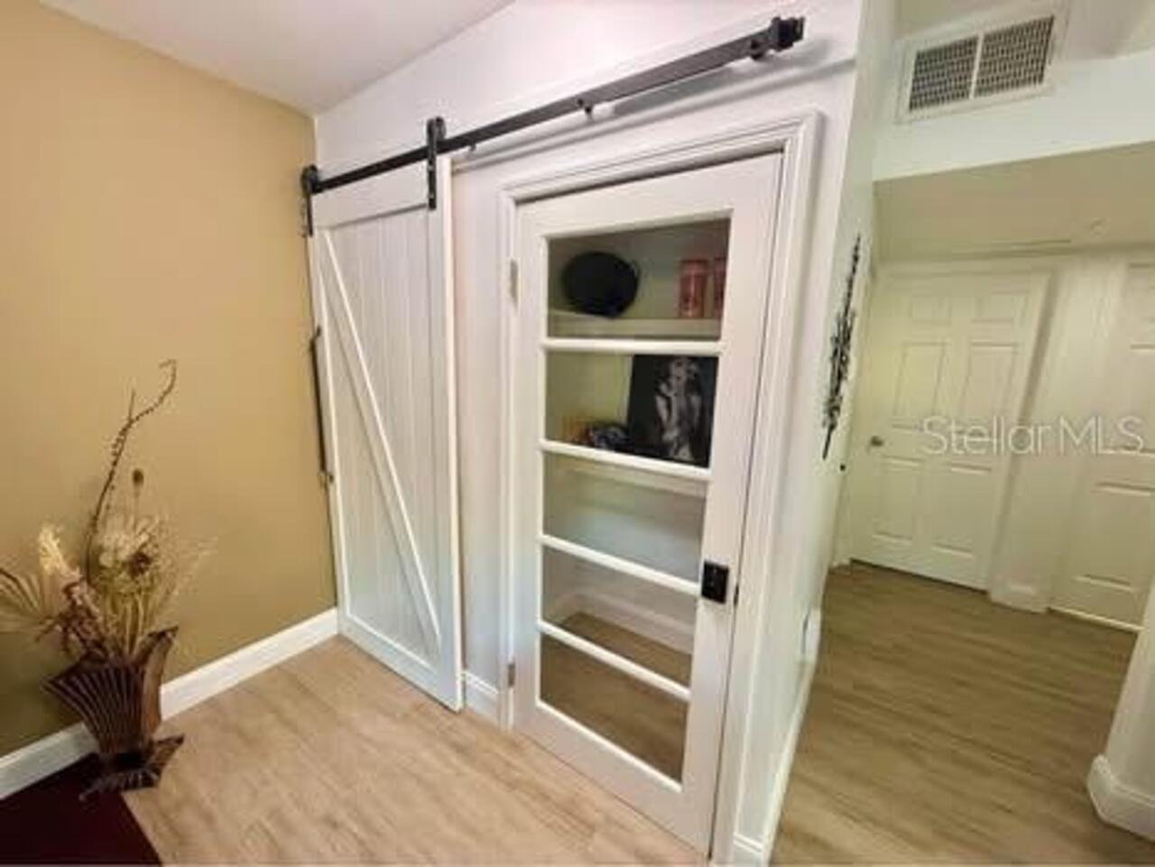 Listing Photo 8