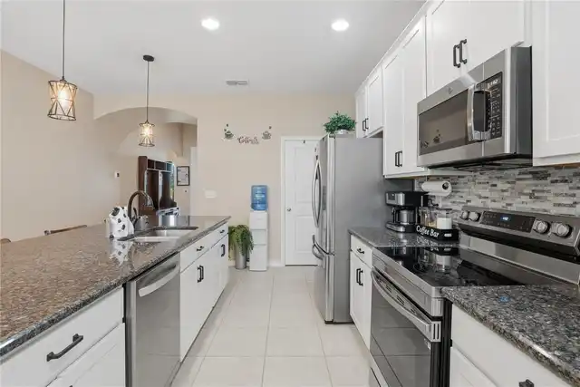Listing Photo 16