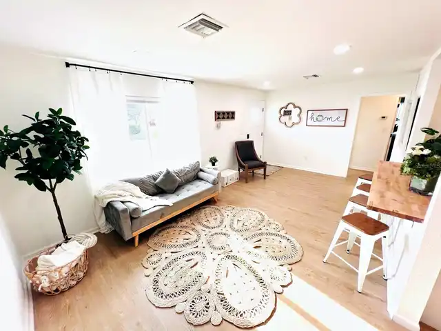 Listing Photo 7