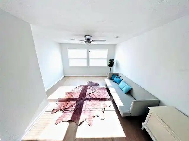 Listing Photo 14