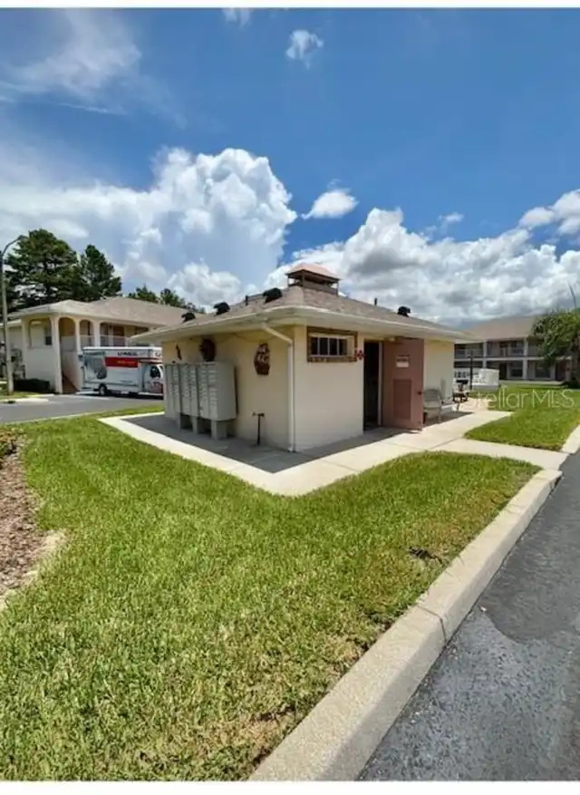 Listing Photo 11