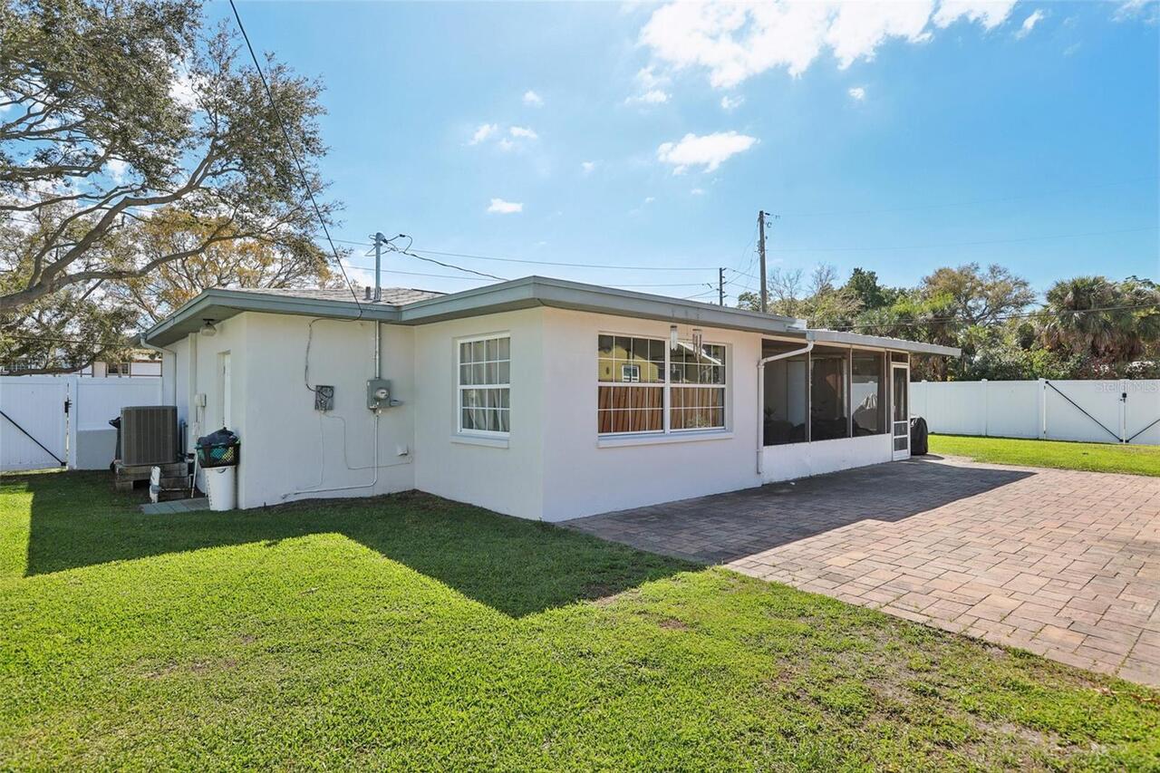 Listing Photo 16