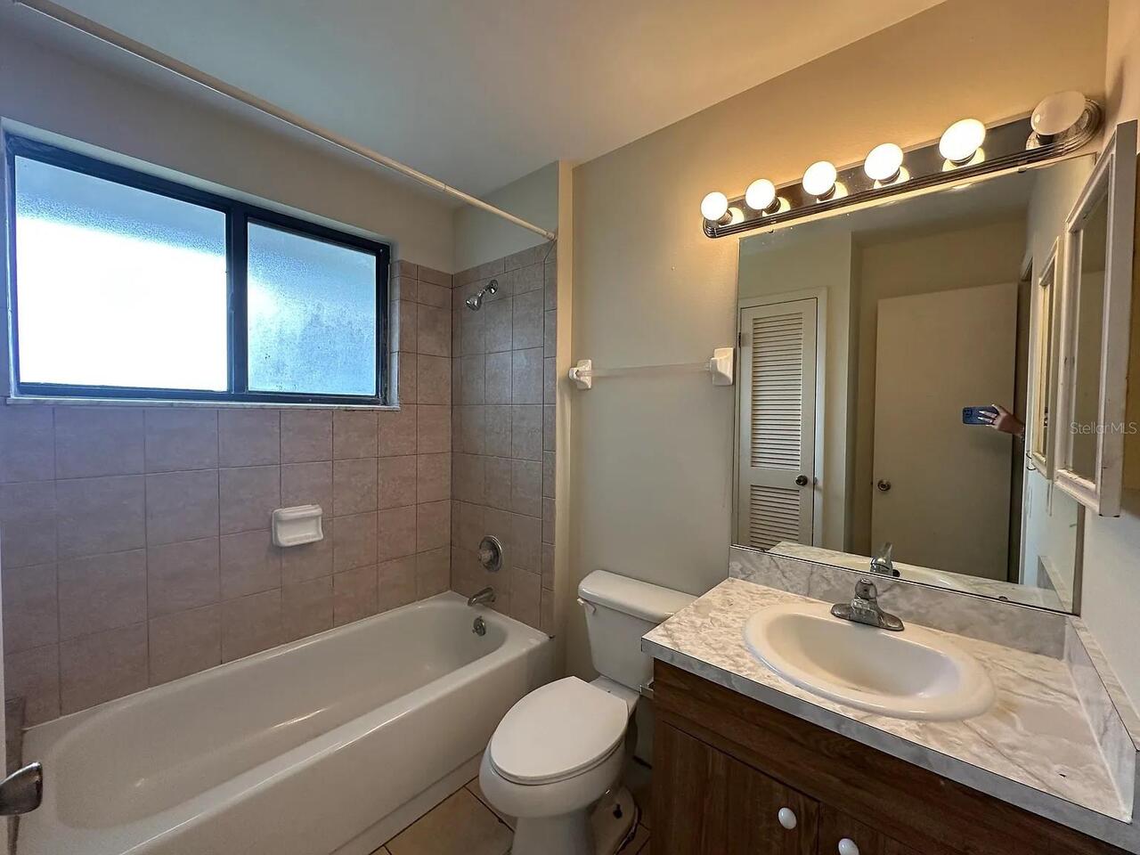 Listing Photo 10