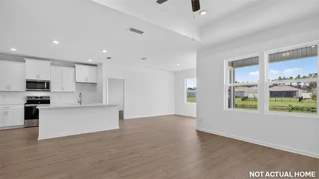 Listing Photo 9