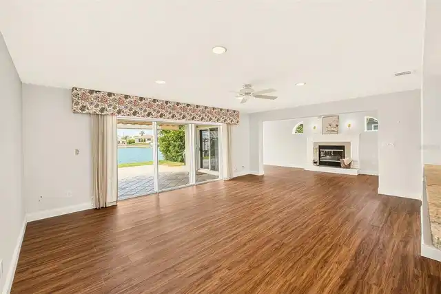 Listing Photo 14