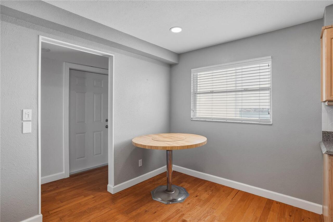 Listing Photo 14