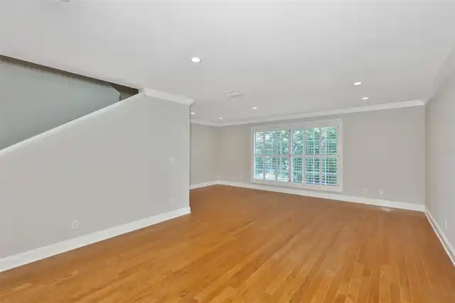 Listing Photo 13