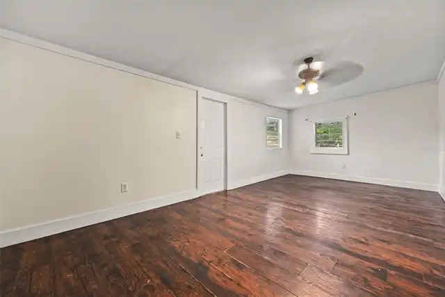 Listing Photo 9