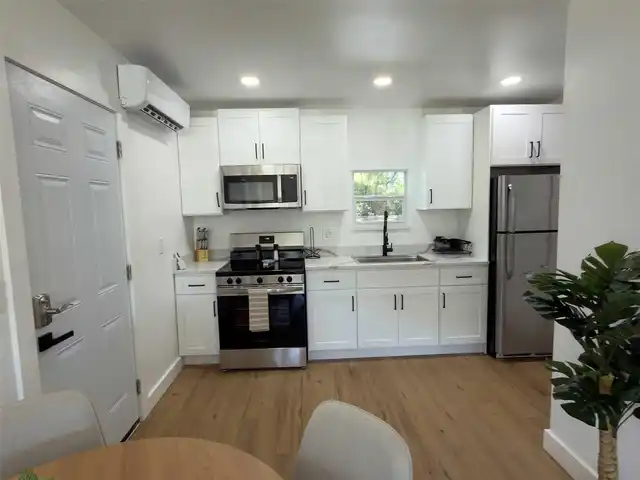 Listing Photo 7