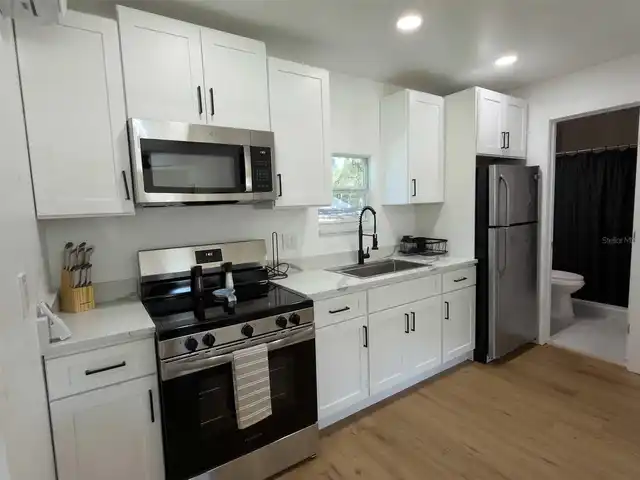 Listing Photo 8