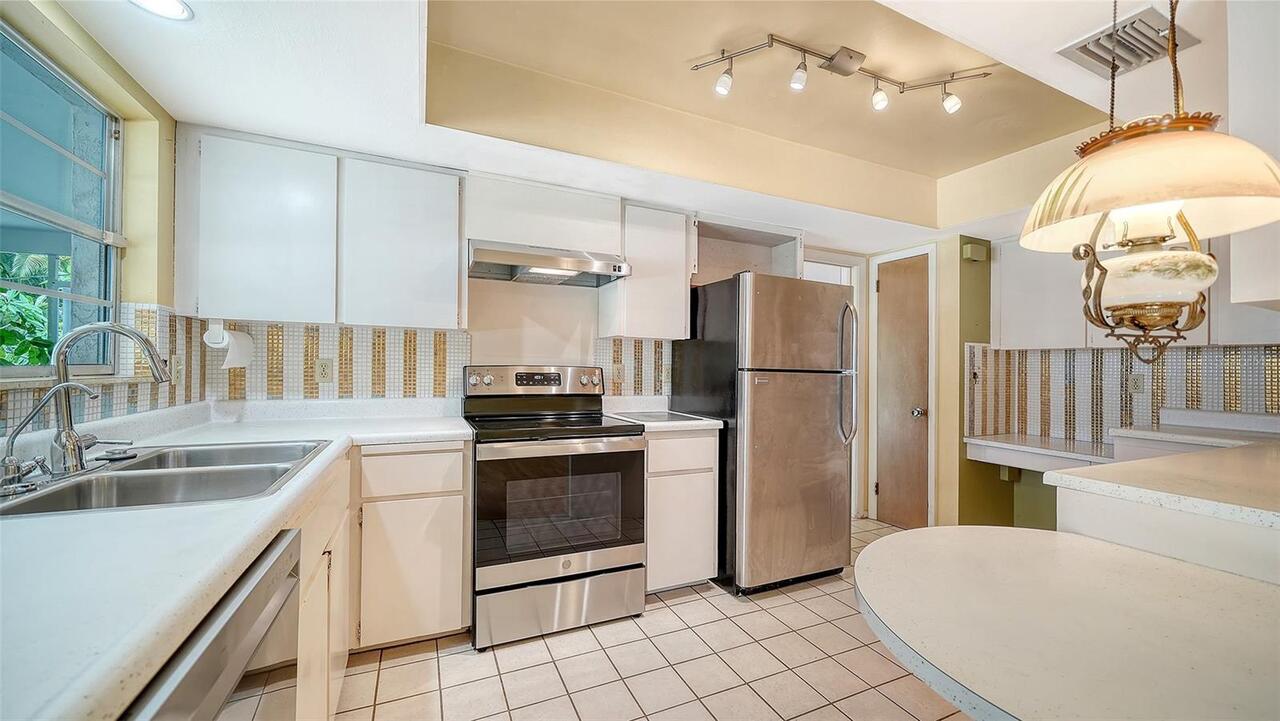 Listing Photo 16