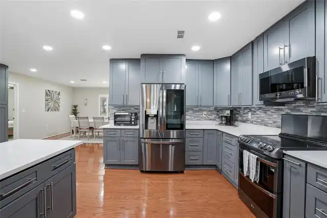Listing Photo 18