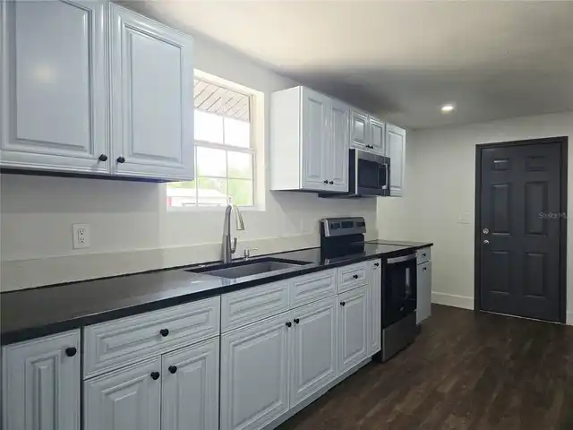 Listing Photo 7