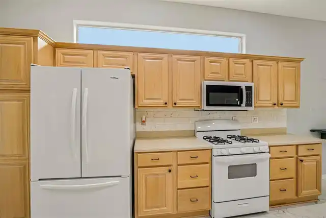 Listing Photo 19