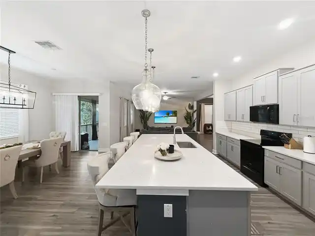 Listing Photo 7