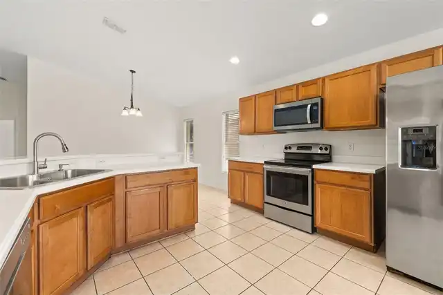 Listing Photo 9