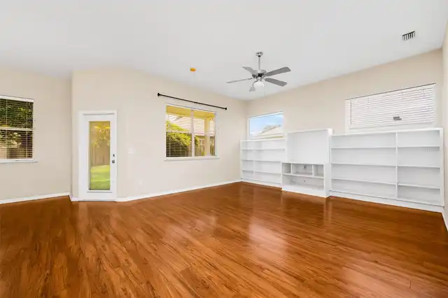 Listing Photo 7