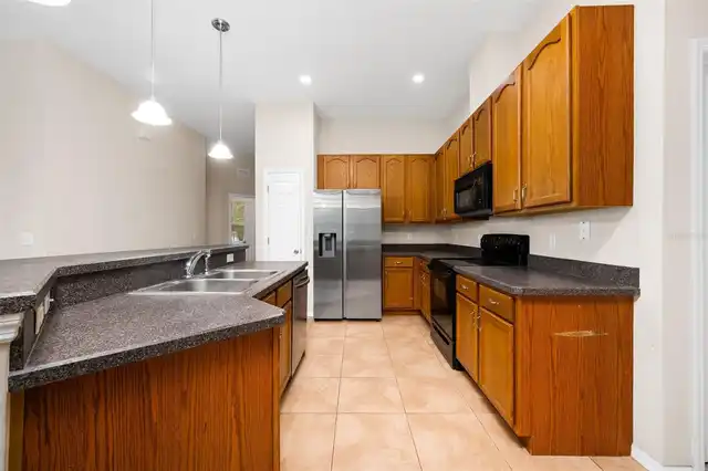 Listing Photo 9
