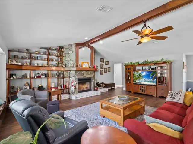 Listing Photo 17