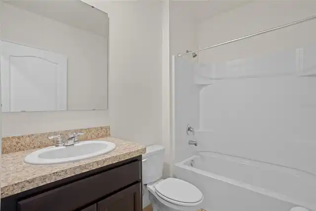 Listing Photo 8