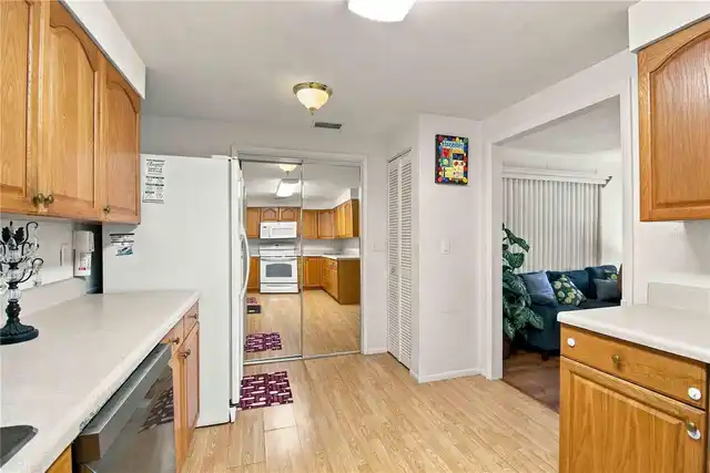 Listing Photo 14
