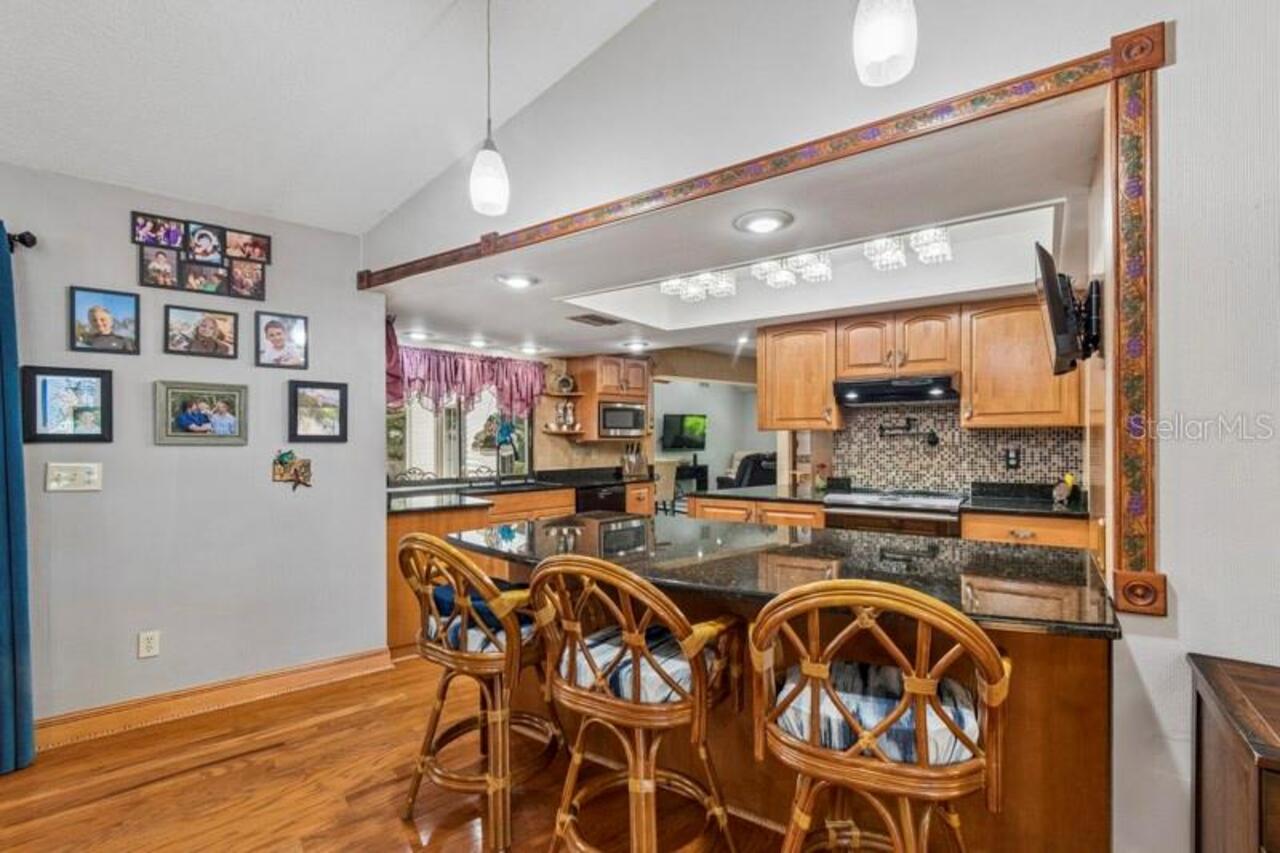 Listing Photo 10