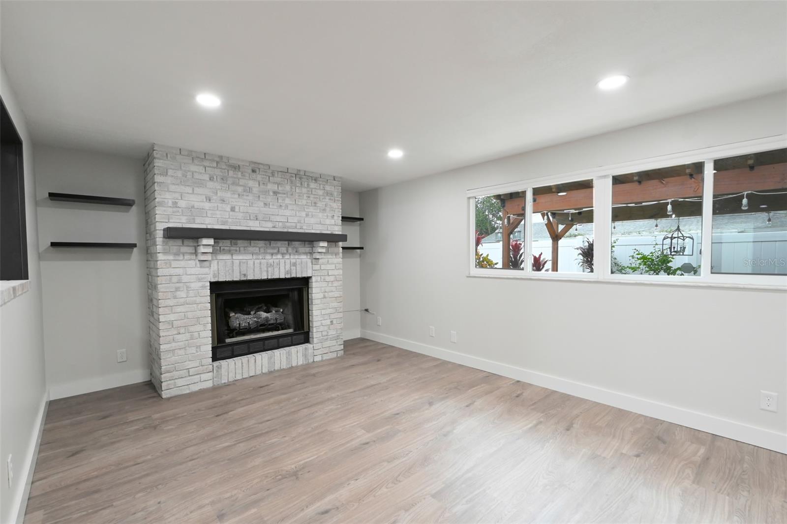 Listing Photo 16