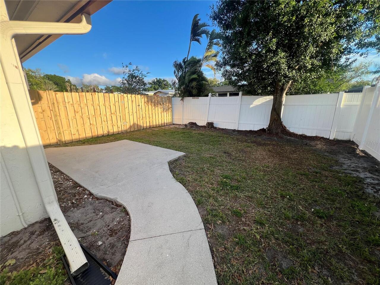 Listing Photo 8