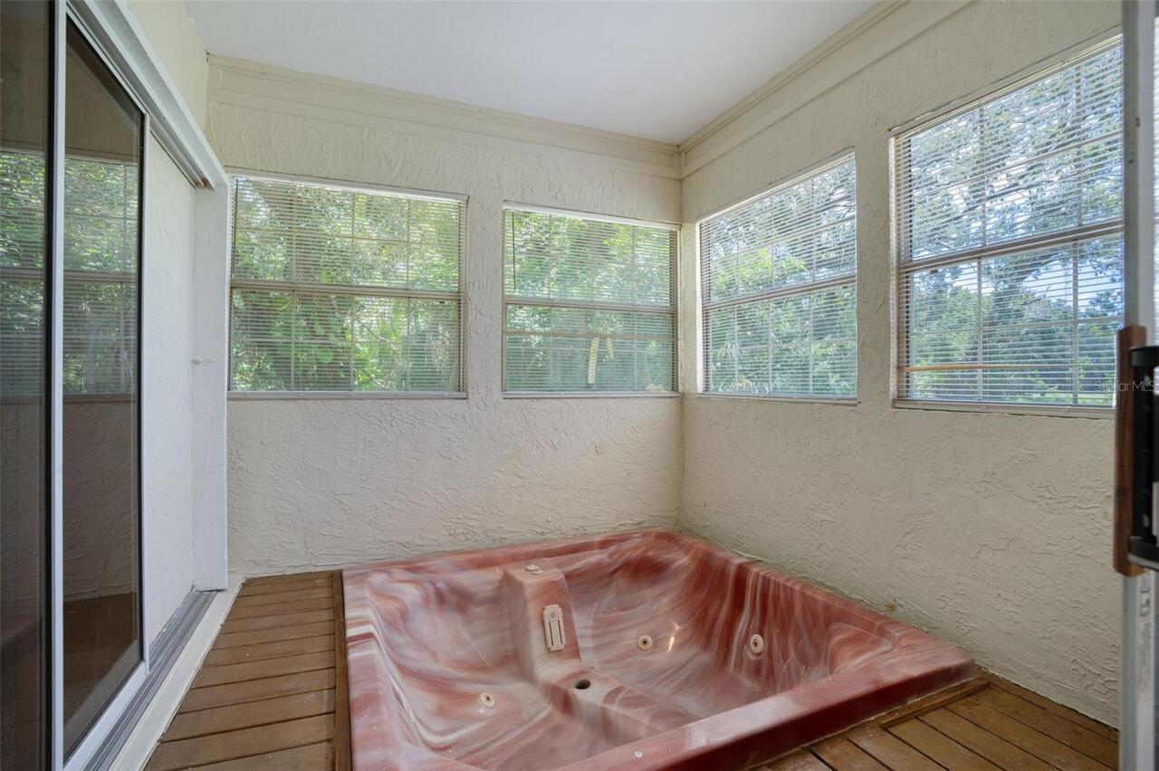 Listing Photo 16