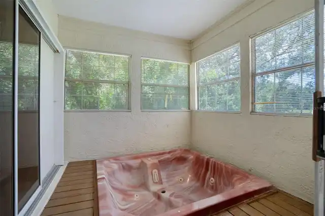 Listing Photo 16