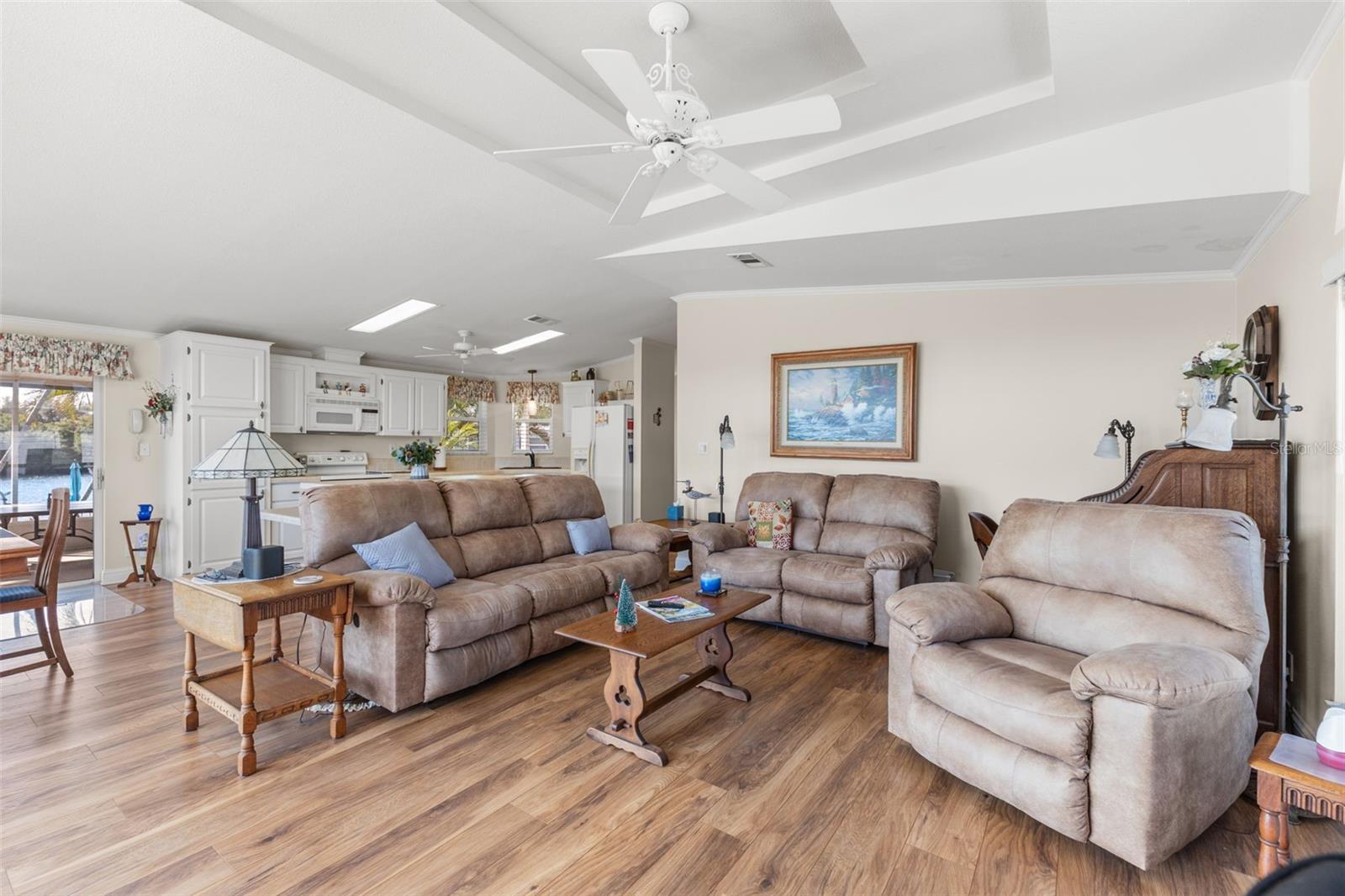 Listing Photo 16