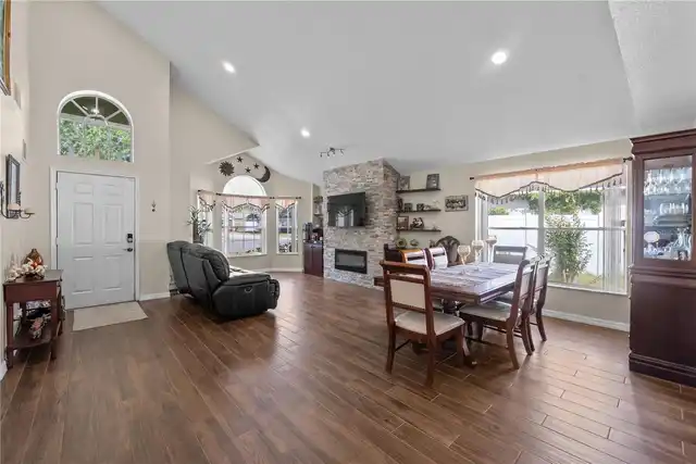 Listing Photo 9