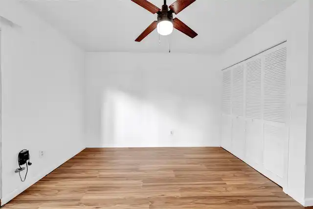 Listing Photo 14