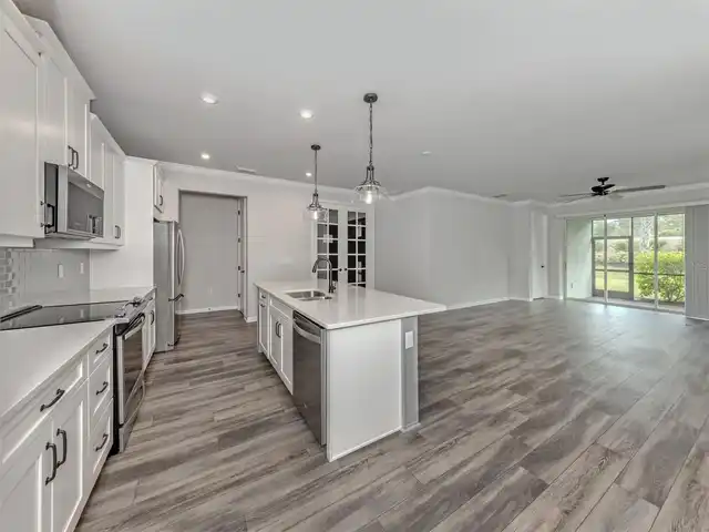 Listing Photo 17