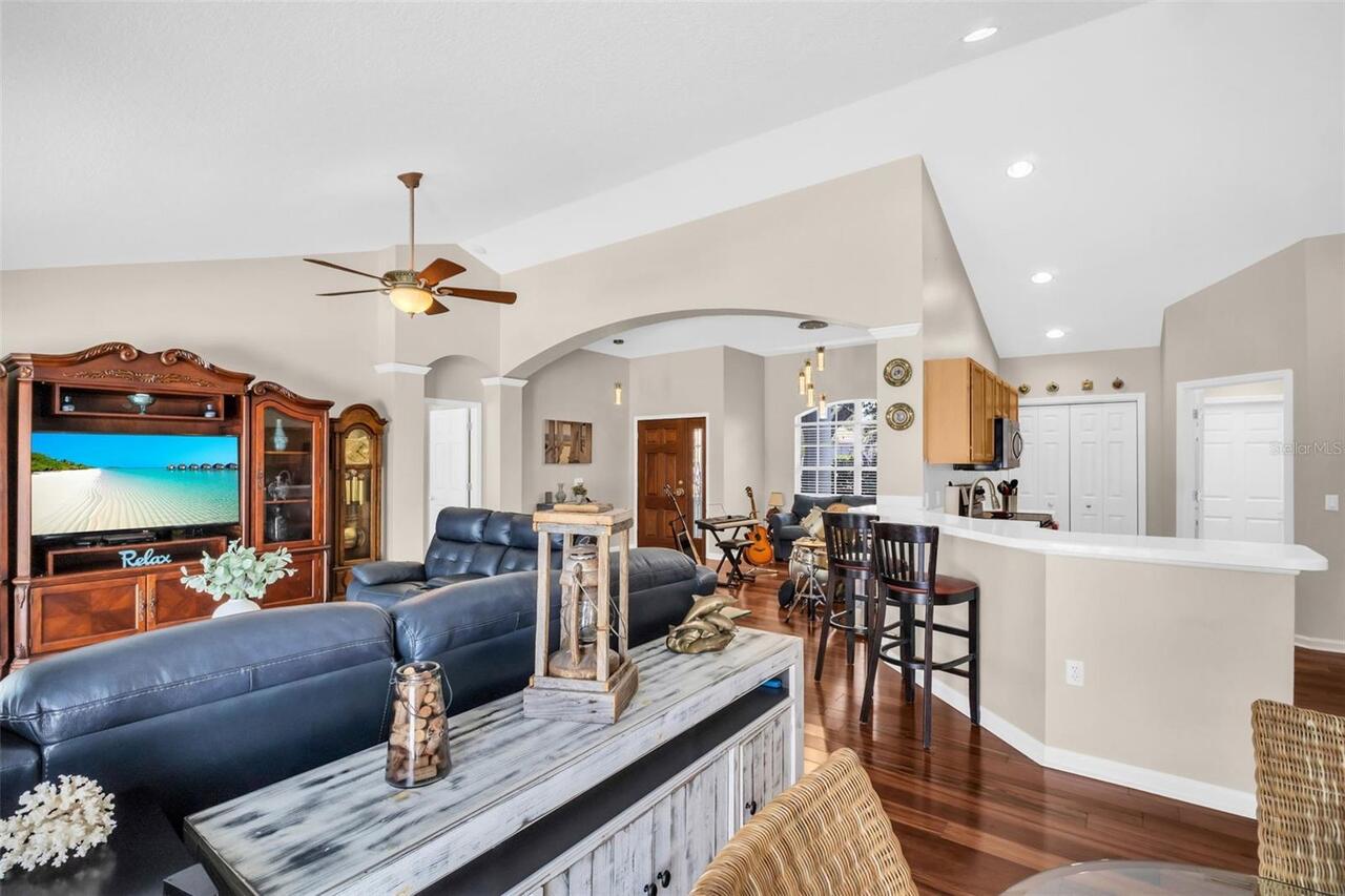 Listing Photo 10