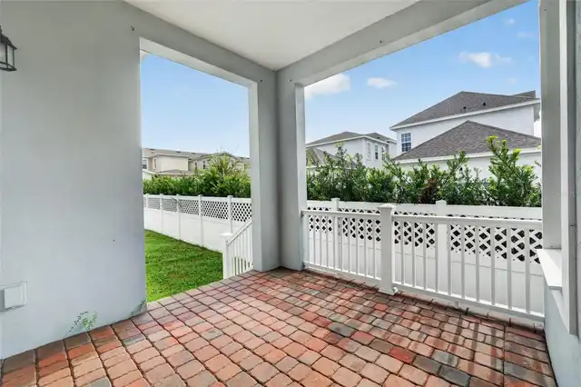 Listing Photo 11