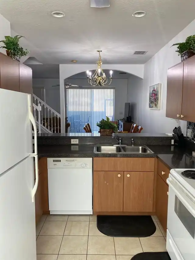 Listing Photo 10