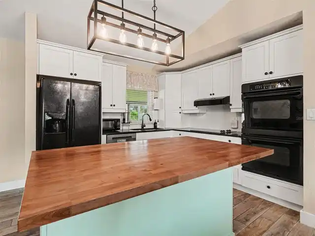 Listing Photo 10