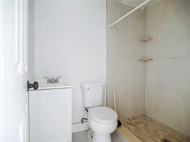 Listing Photo 16