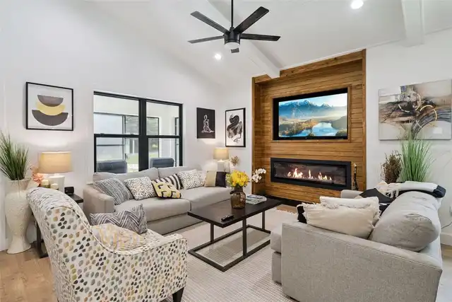 Listing Photo 8