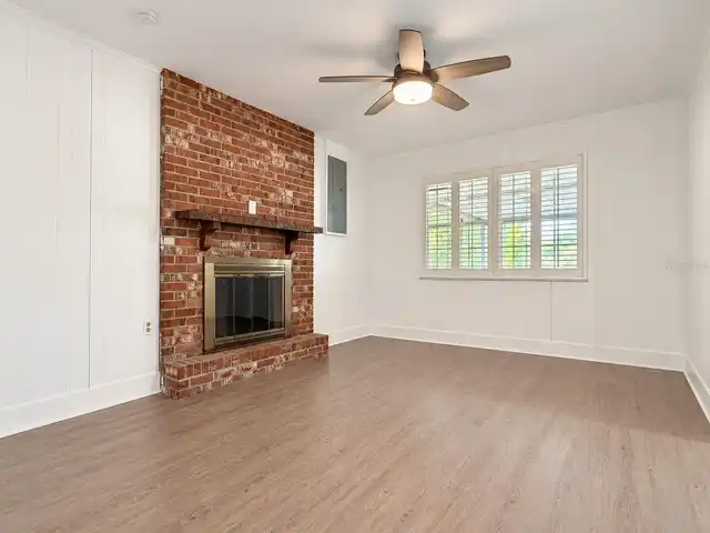 Listing Photo 11