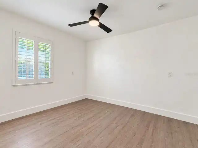 Listing Photo 23
