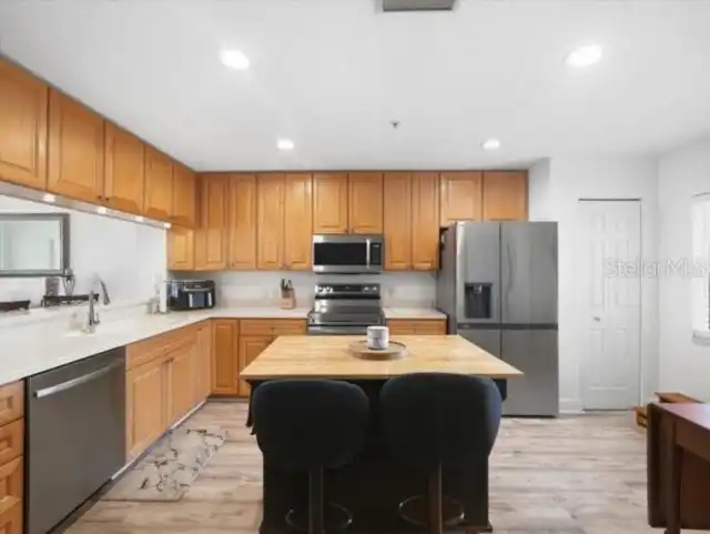Listing Photo 8