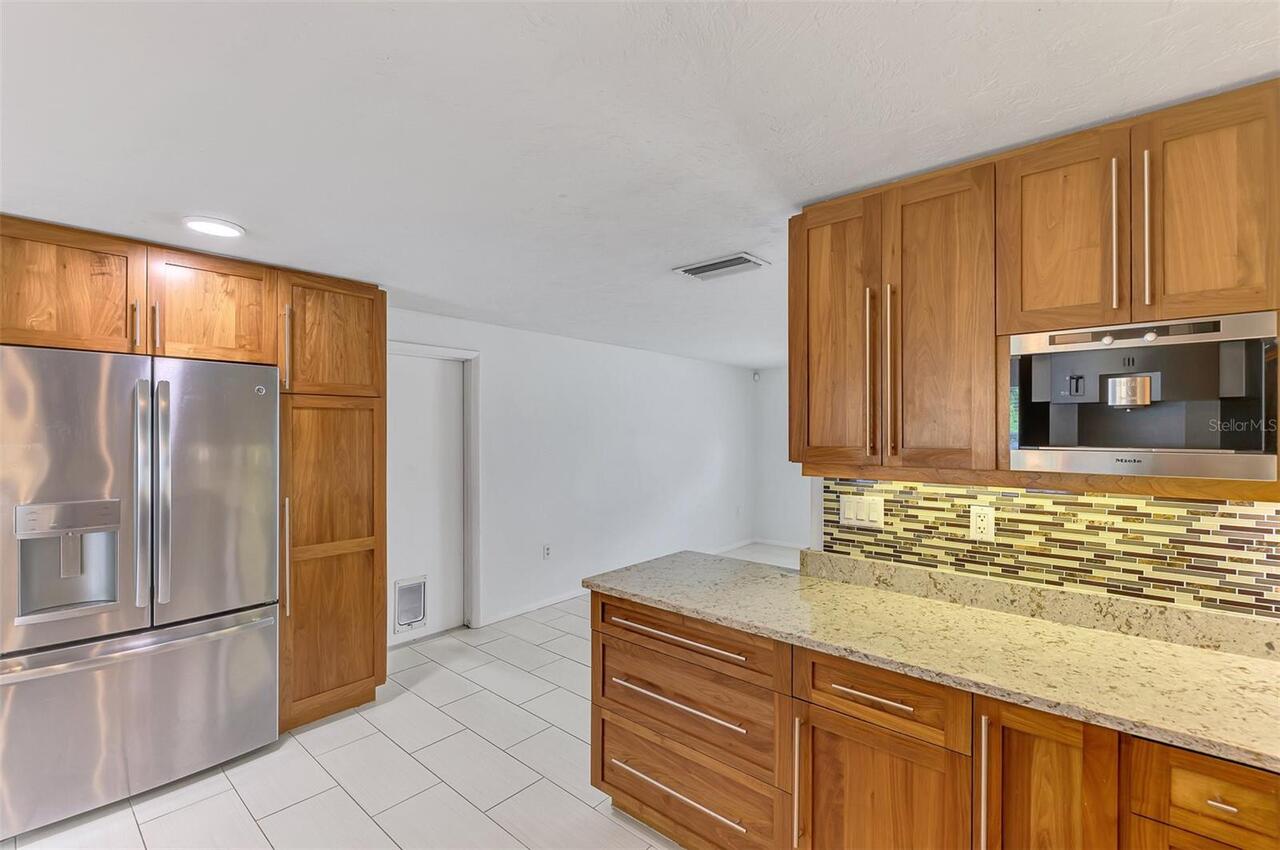 Listing Photo 16